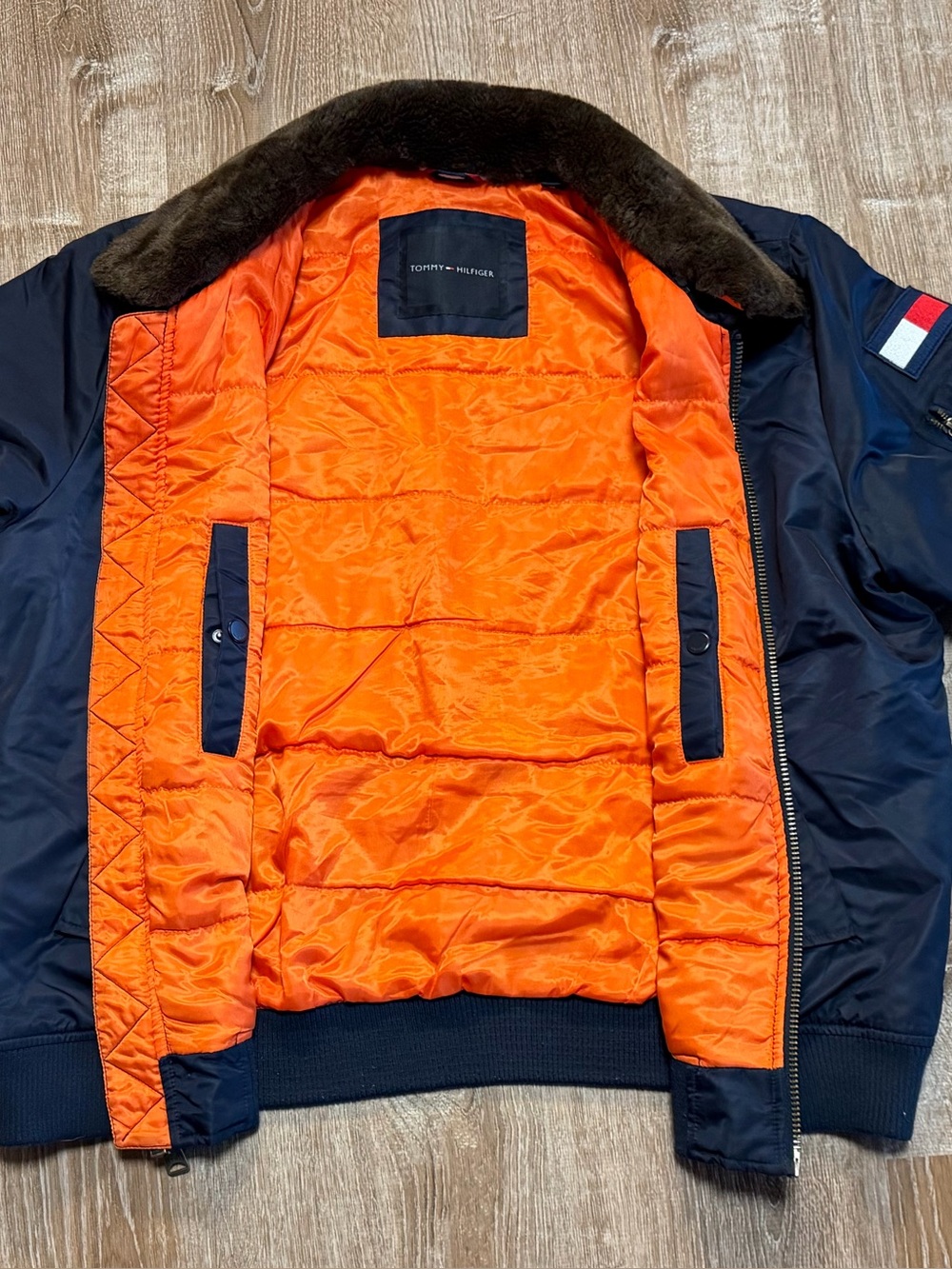 Tommy Hilfiger Men’s XL Navy Blue Bomber Jacket Faux Fur Collar Orange Lined
